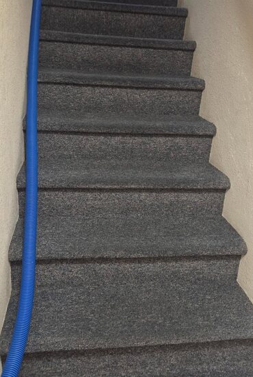 Staircase runner after a hand clean